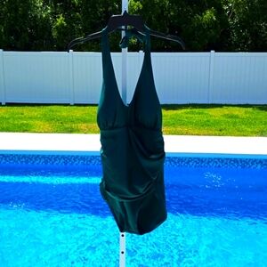 🆕️ Cupshe Emerald One Piece